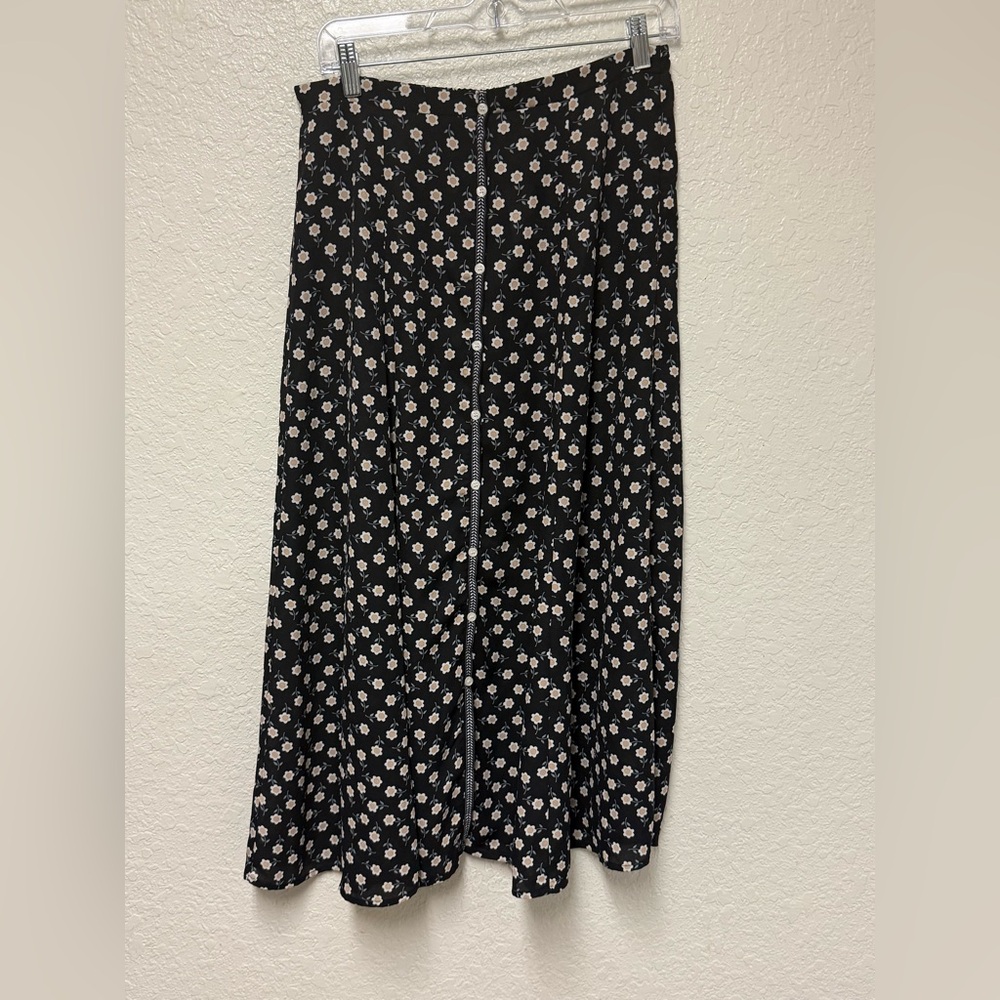 MAX STUDIO Floral Black Skirt Size Small